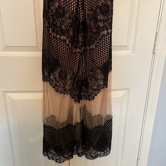 Hello Molly Black and Cream Lace Dress - Picture 6 of 10